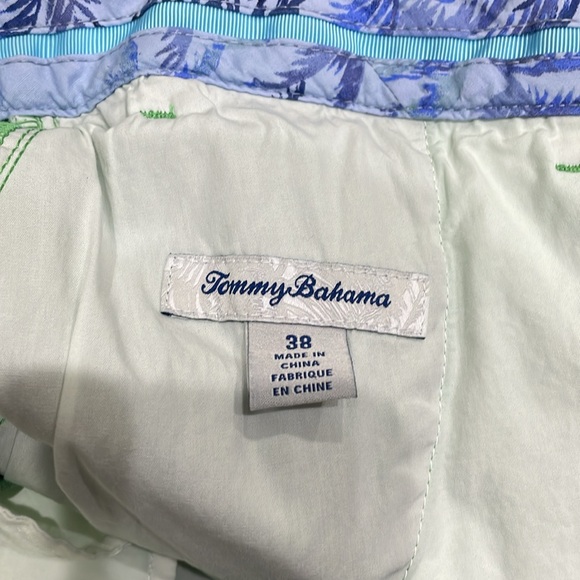 Men’s Tommy Bahama lime green shorts 38 excellent condition - Picture 2 of 6